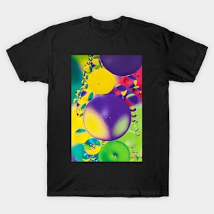 Colorful close up of oil drops in water T-Shirt